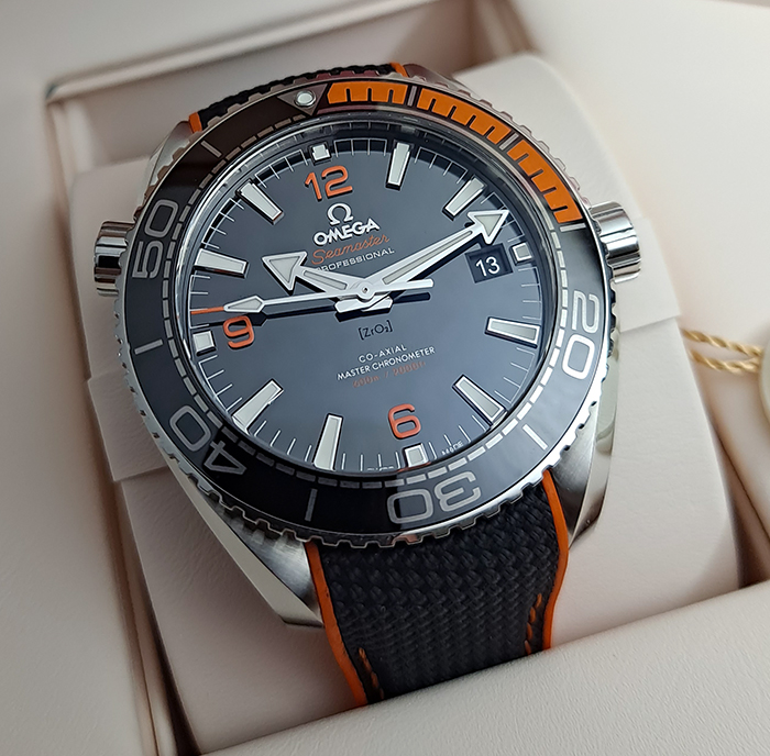 Omega Planet Ocean 600M Co-Axial Master Chronometer Ref. 215.32.44.21.01.001